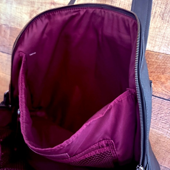 Lululemon Yin Time Work/Gym/Travel Bag - Picture 9 of 16